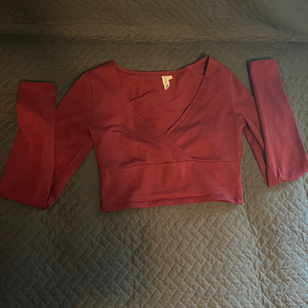 Criss Cross Front Long Sleeves Maroon Small Sky and Sparrow